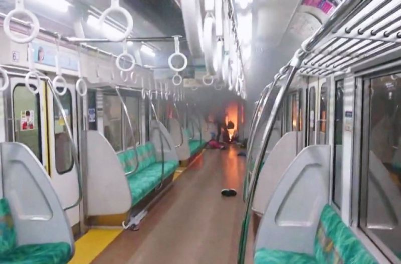 hoa-hoan-tren-tau-toc-hanh hoa-hoan-tren-tau-toc-hanh